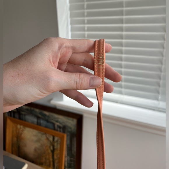 Adorable mini peach purse - Picture 9 of 9